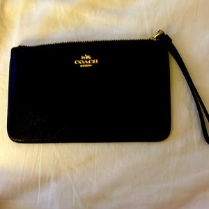 NWT Coach Wristlet in cossgrain leather-black-7. 3/4 (L)x4 3/4(H) fabric lining